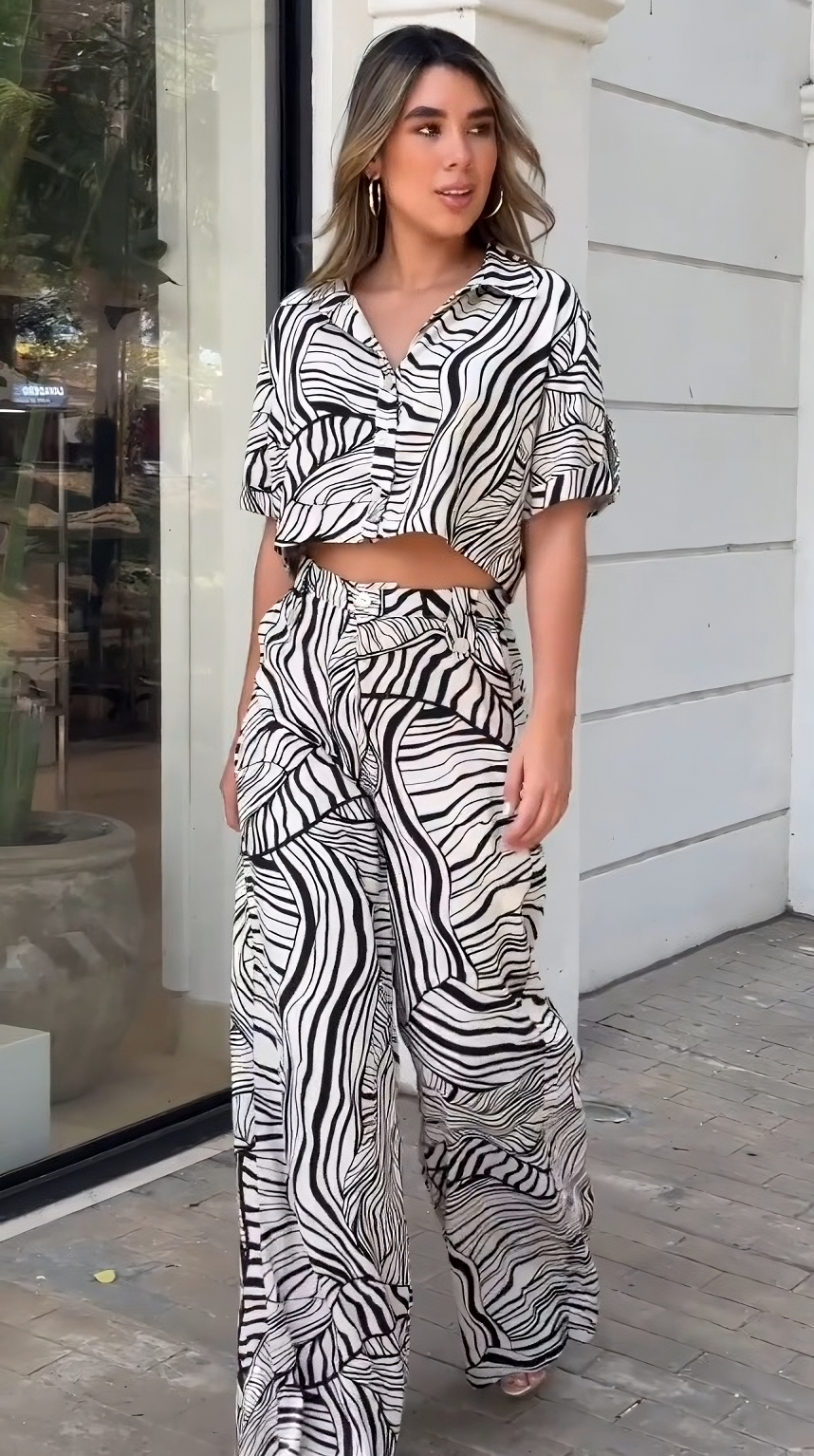 Chic Zebra Print Co-ord Set: Cropped Button-Up Shirt & Wide-Leg Trousers