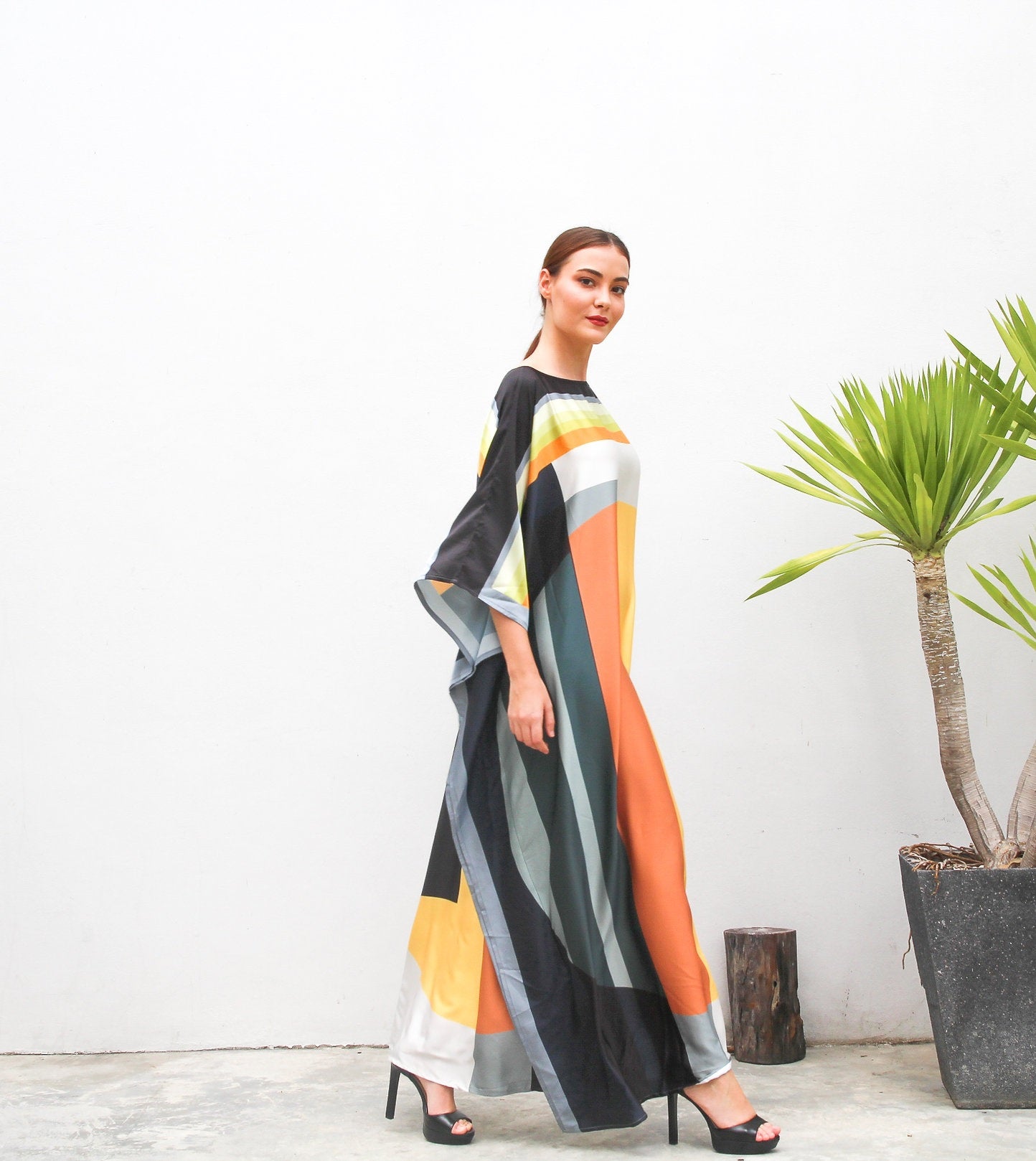 Modern Abstract Print Silk Kaftan Dress: Maxi Length Flowy Tunic