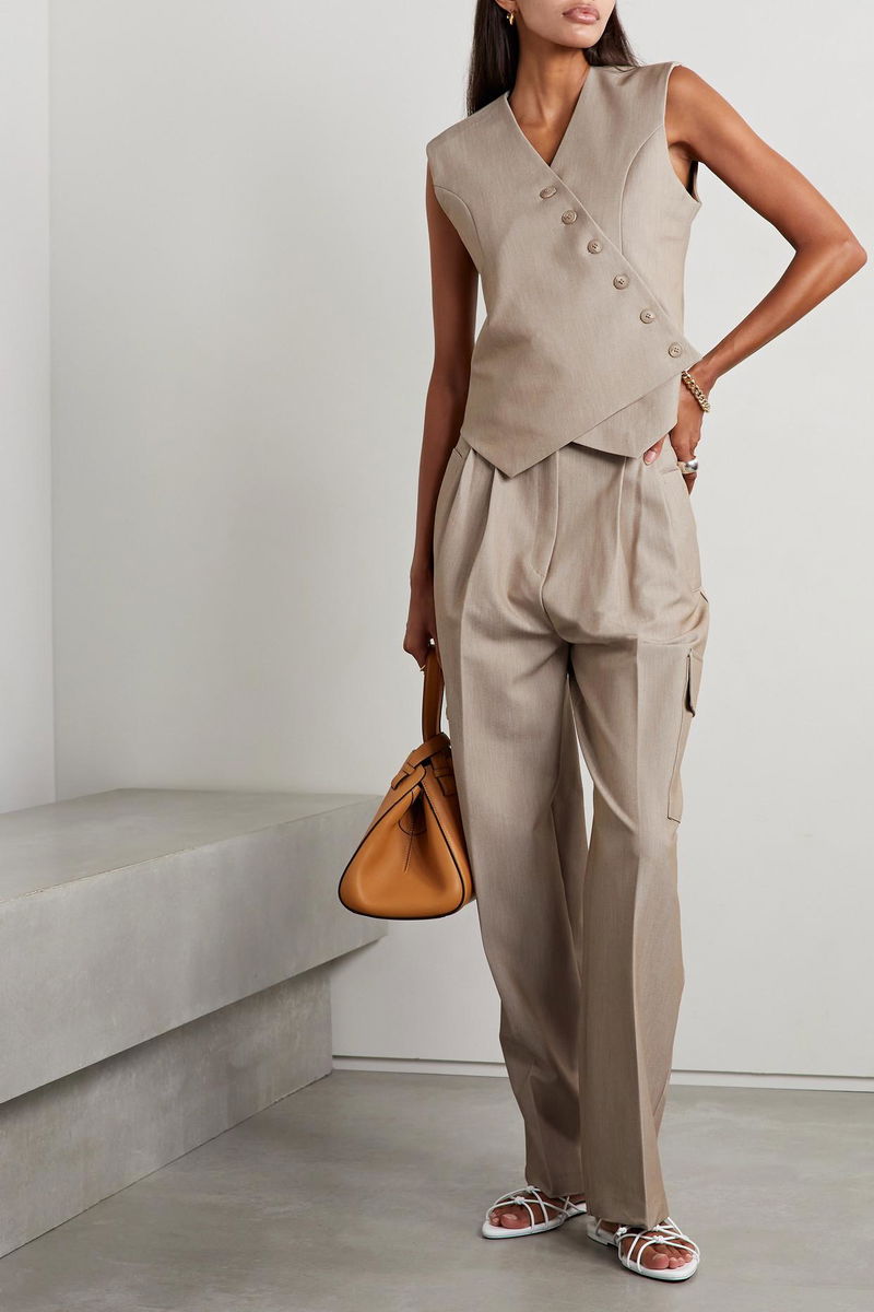 color_beige