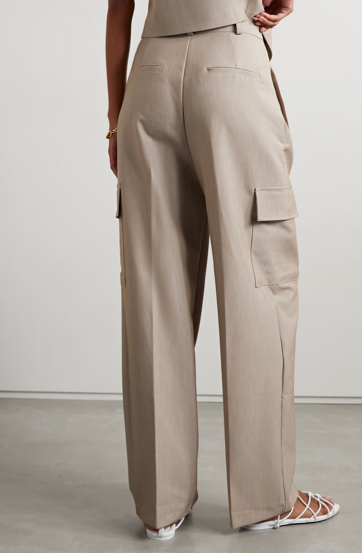 color_beige