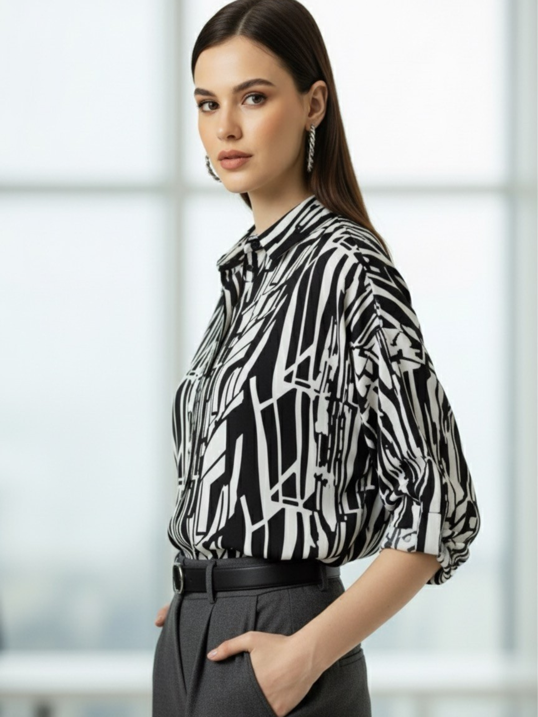 Professional Black &amp; White Abstract Print Button-Up Shirt - Women&